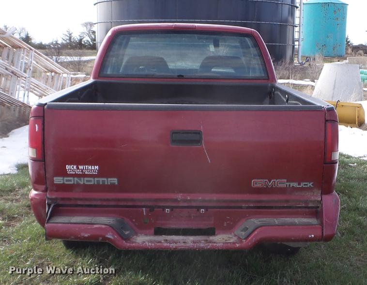 image for item FM9253 1997 GMC Sonoma Ext. Cab pickup truck