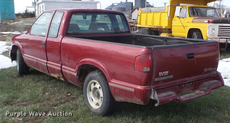 image for item FM9253 1997 GMC Sonoma Ext. Cab pickup truck