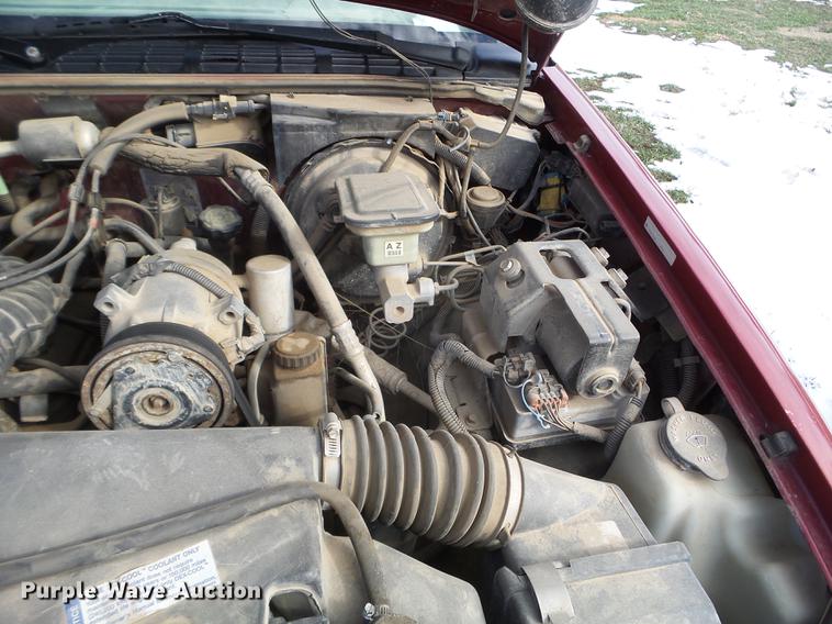 image for item FM9253 1997 GMC Sonoma Ext. Cab pickup truck