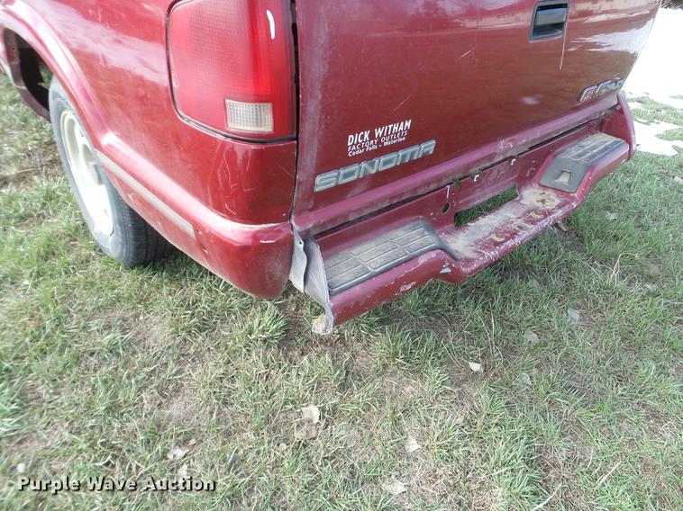 image for item FM9253 1997 GMC Sonoma Ext. Cab pickup truck