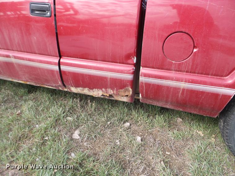 image for item FM9253 1997 GMC Sonoma Ext. Cab pickup truck