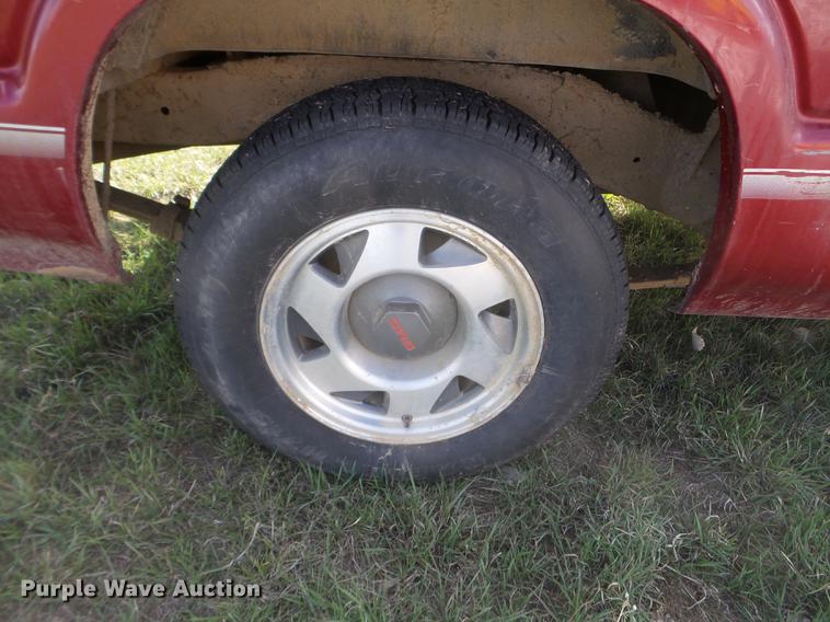 image for item FM9253 1997 GMC Sonoma Ext. Cab pickup truck