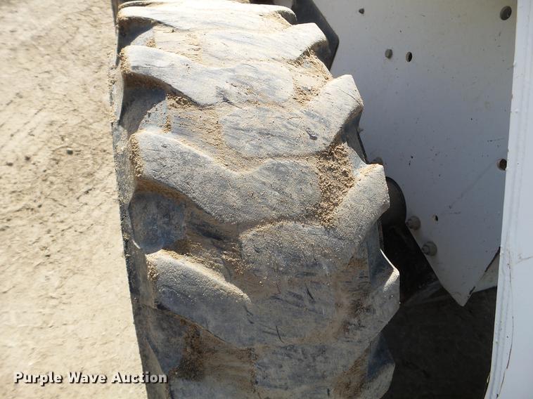 image for item FM9255 1997 Bobcat 763 skid steer