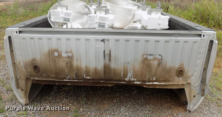 image for item FO9995 2013 Ford F350 pickup truck bed