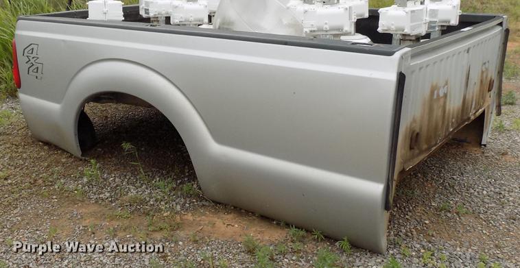 image for item FO9995 2013 Ford F350 pickup truck bed