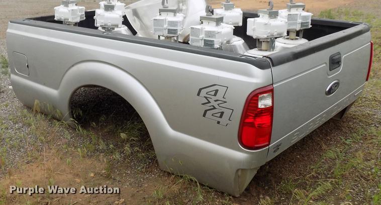 image for item FO9995 2013 Ford F350 pickup truck bed