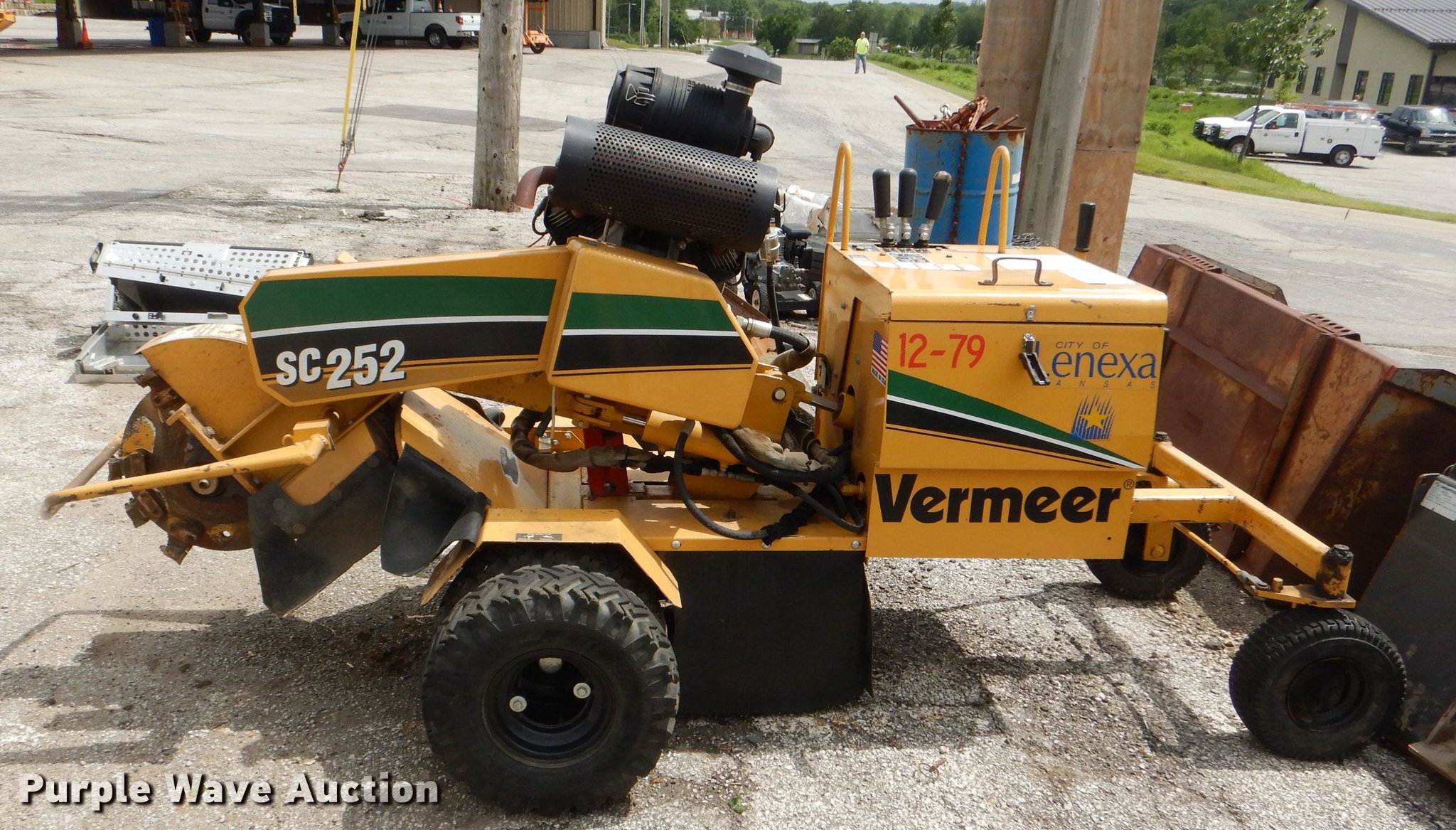 2009 Vermeer SC252 stump grinder in Lenexa, KS Item FQ9771 sold
