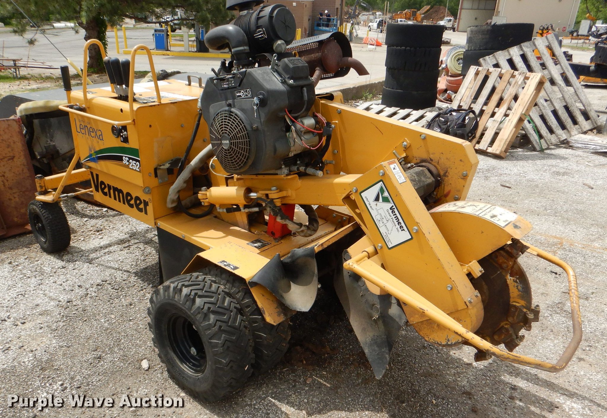 2009 Vermeer SC252 stump grinder in Lenexa, KS Item FQ9771 sold