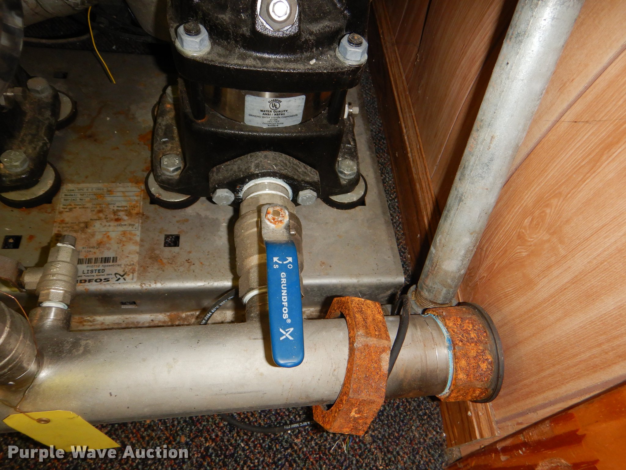 (2) Grundfos pumps in Kansas City, KS Item FQ9837 sold Purple Wave