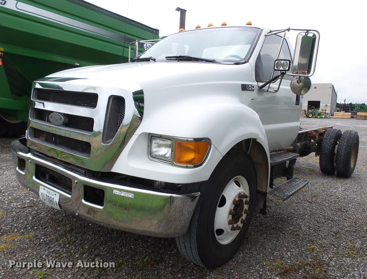 image for item CD9613 2006 Ford F650 Super Duty truck cab and chassis