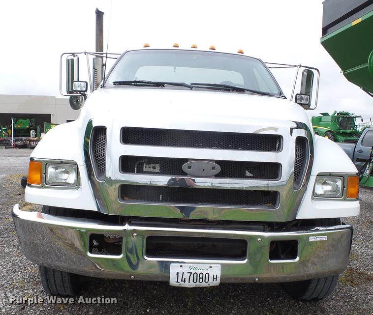 image for item CD9613 2006 Ford F650 Super Duty truck cab and chassis