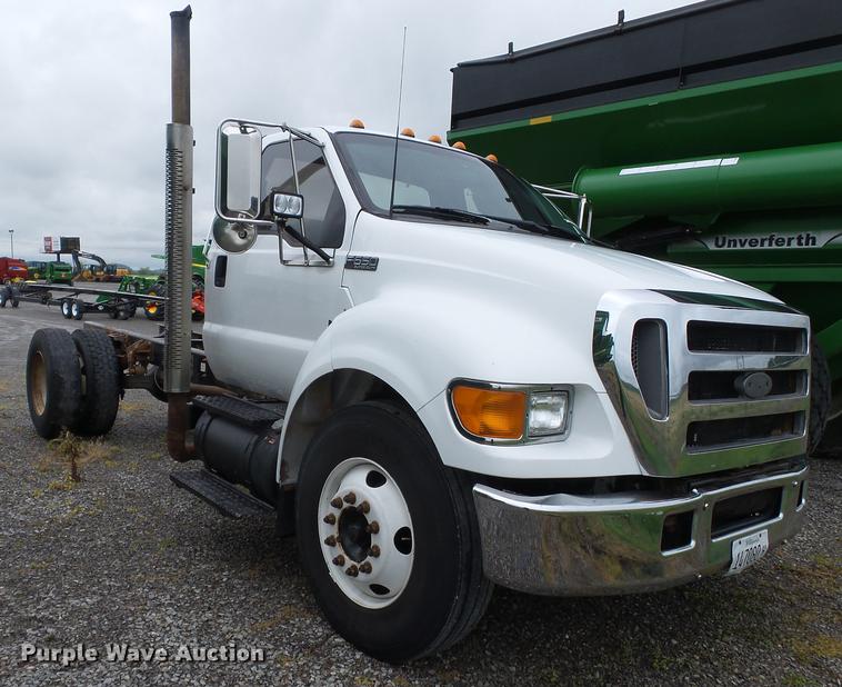 image for item CD9613 2006 Ford F650 Super Duty truck cab and chassis