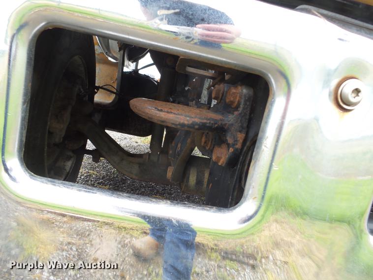 image for item CD9613 2006 Ford F650 Super Duty truck cab and chassis