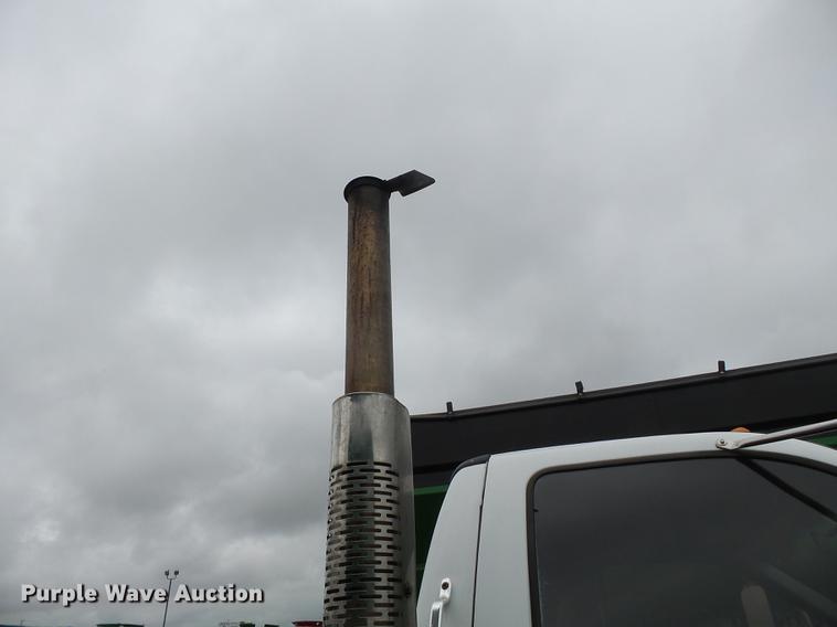 image for item CD9613 2006 Ford F650 Super Duty truck cab and chassis