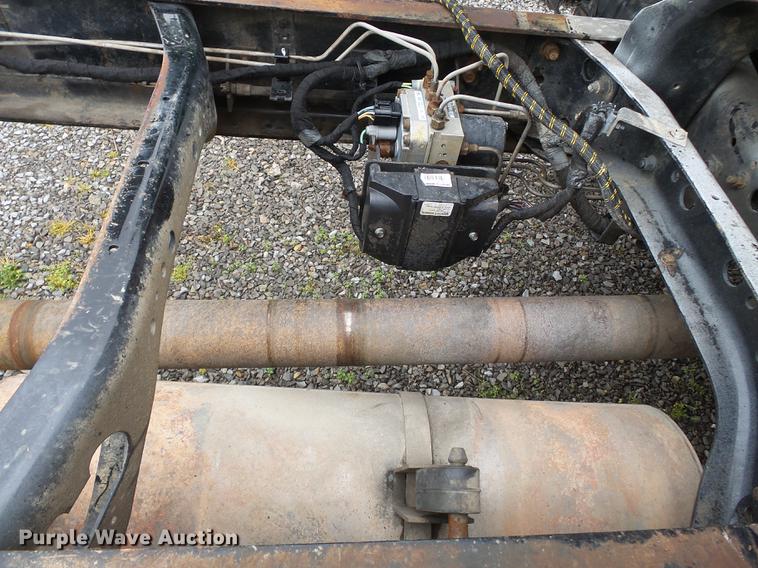 image for item CD9613 2006 Ford F650 Super Duty truck cab and chassis