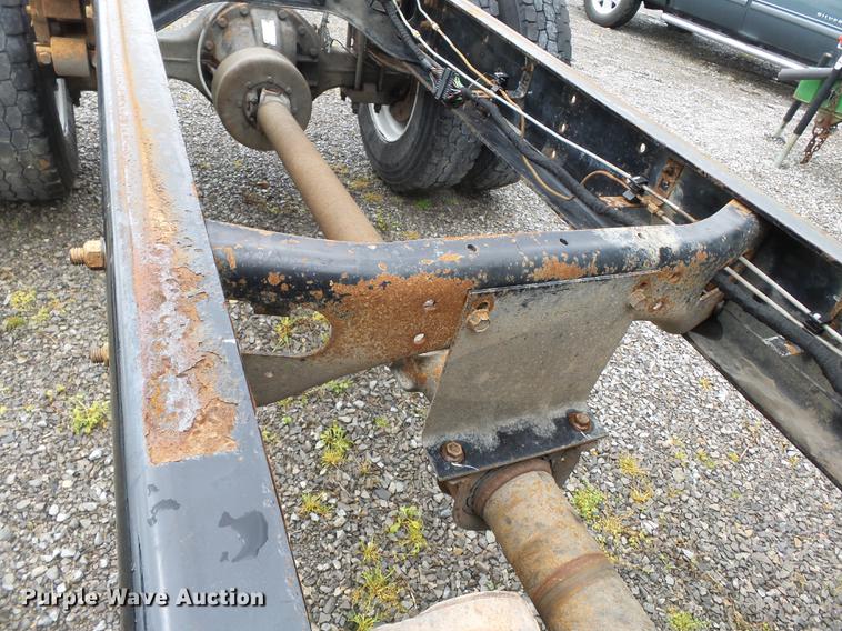 image for item CD9613 2006 Ford F650 Super Duty truck cab and chassis