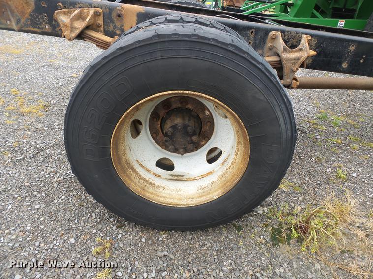 image for item CD9613 2006 Ford F650 Super Duty truck cab and chassis