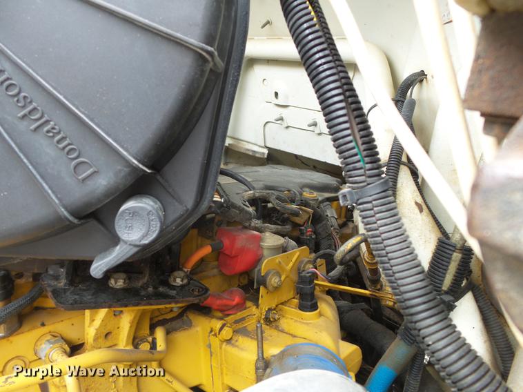 image for item CD9613 2006 Ford F650 Super Duty truck cab and chassis