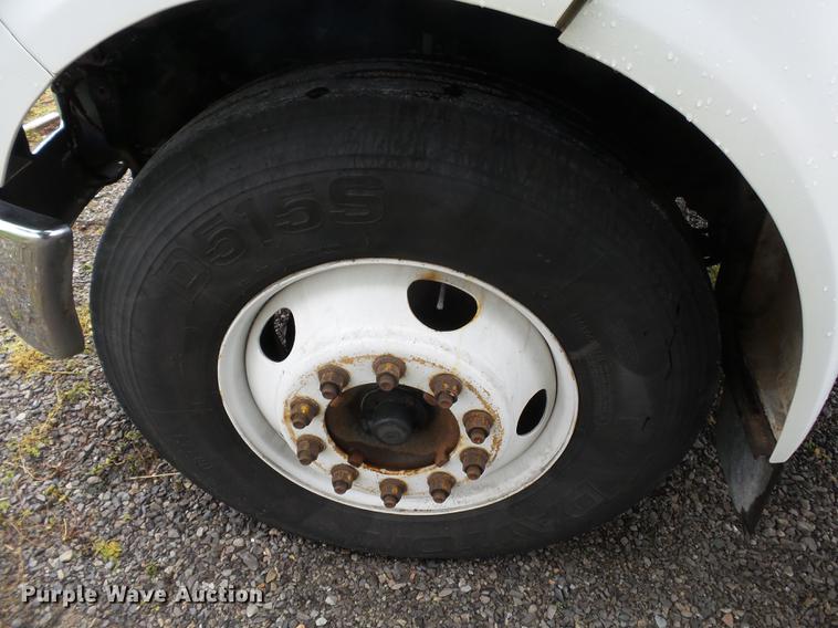 image for item CD9613 2006 Ford F650 Super Duty truck cab and chassis