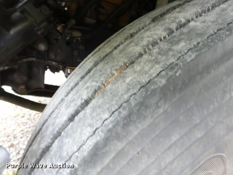 image for item CD9613 2006 Ford F650 Super Duty truck cab and chassis