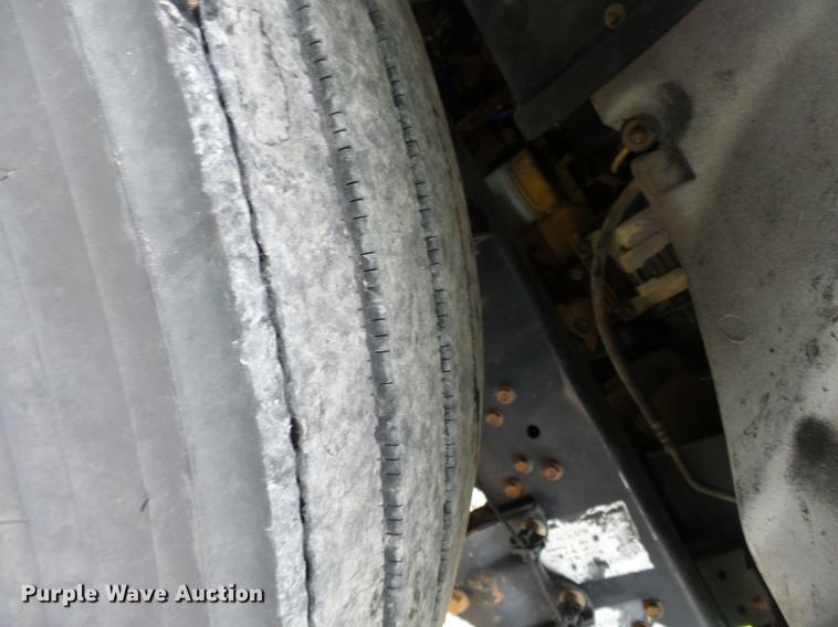 image for item CD9613 2006 Ford F650 Super Duty truck cab and chassis