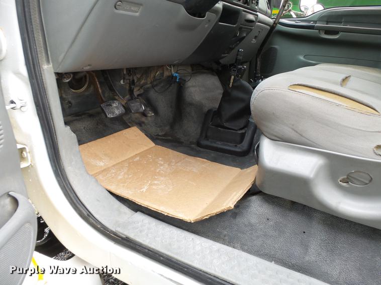 image for item CD9613 2006 Ford F650 Super Duty truck cab and chassis