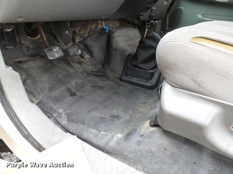 image for item CD9613 2006 Ford F650 Super Duty truck cab and chassis