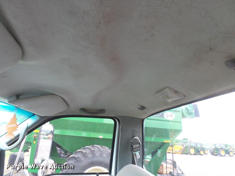 image for item CD9613 2006 Ford F650 Super Duty truck cab and chassis