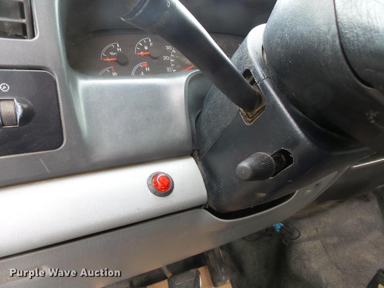 image for item CD9613 2006 Ford F650 Super Duty truck cab and chassis