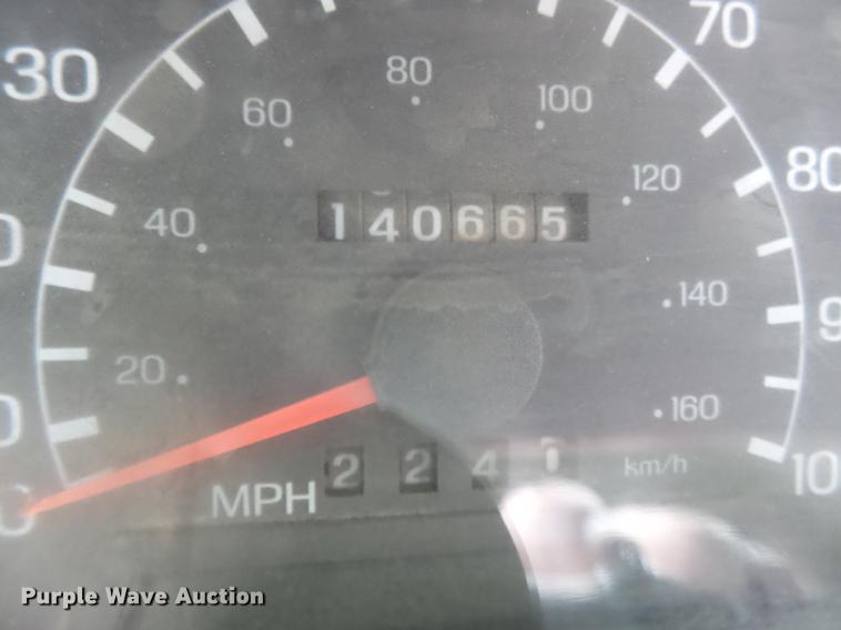 image for item CD9613 2006 Ford F650 Super Duty truck cab and chassis