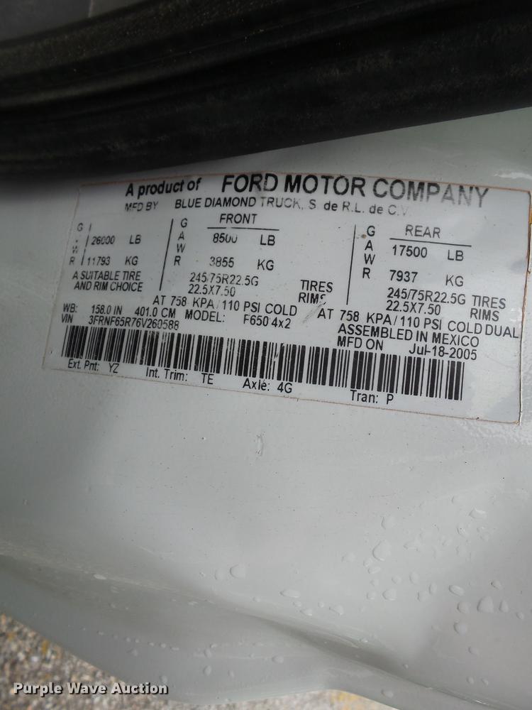 image for item CD9613 2006 Ford F650 Super Duty truck cab and chassis