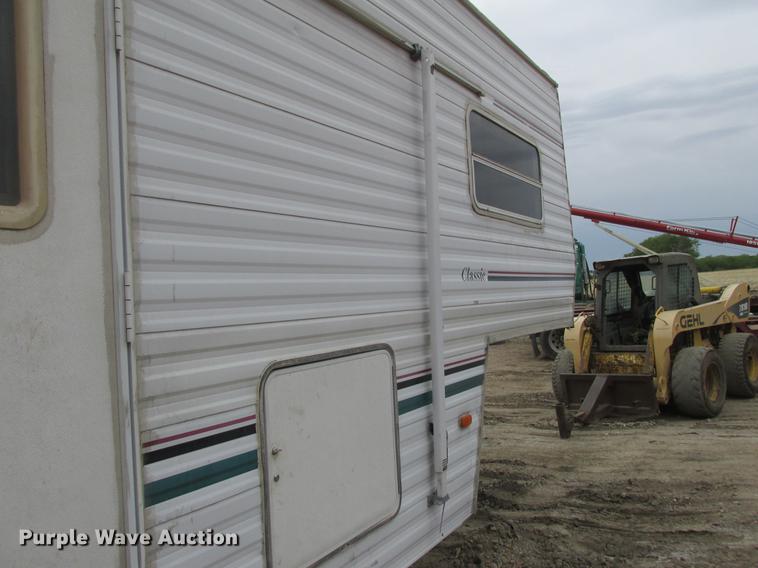 image for item DA8325 1999 Dutchman Classic camper