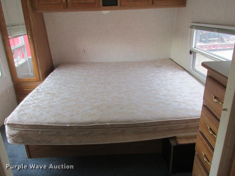 image for item DA8325 1999 Dutchman Classic camper