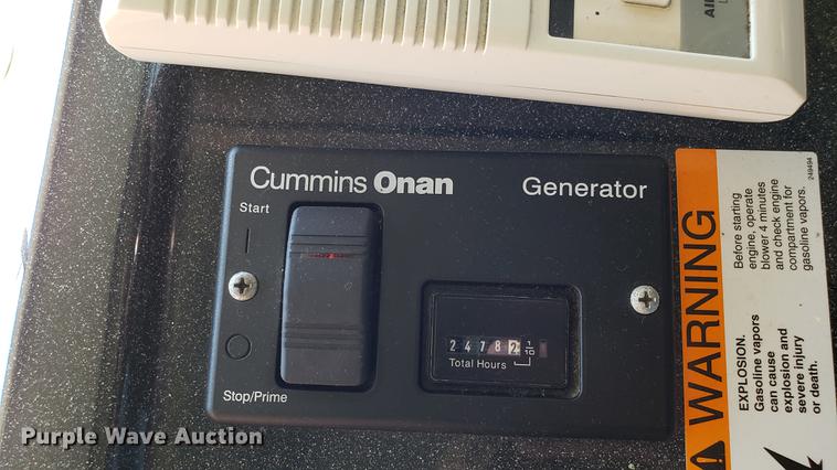 image for item DA8524 2004 Workhorse W22 medical clinic RV