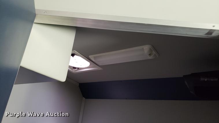 image for item DA8524 2004 Workhorse W22 medical clinic RV