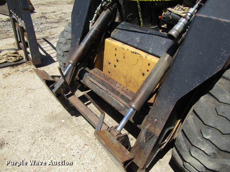 image for item DB4942 1998 New Holland LX865 skid steer