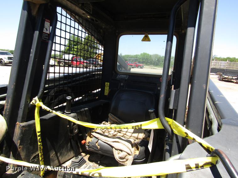 image for item DB4942 1998 New Holland LX865 skid steer