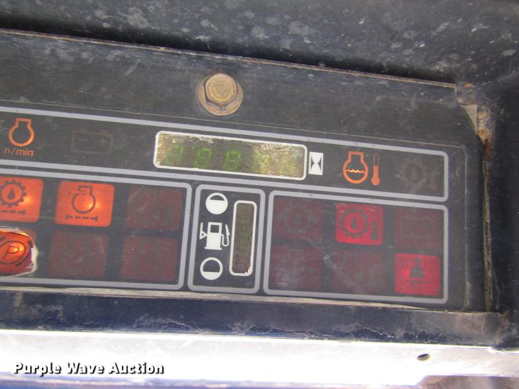 image for item DB4942 1998 New Holland LX865 skid steer