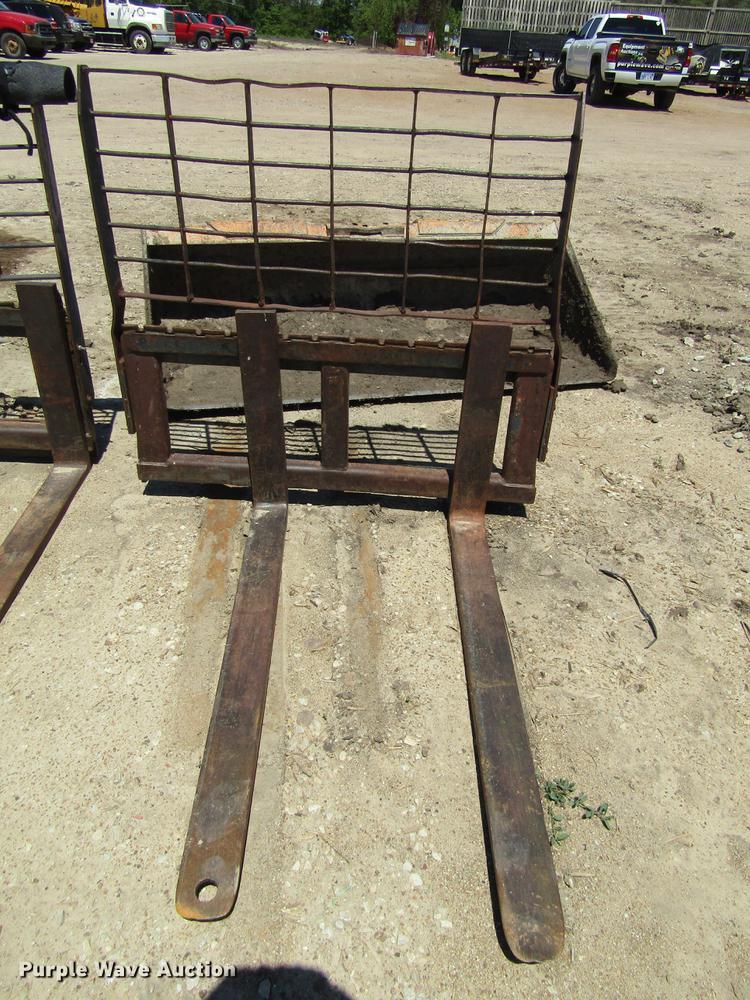 image for item DB4942 1998 New Holland LX865 skid steer