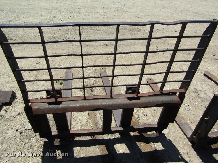 image for item DB4942 1998 New Holland LX865 skid steer