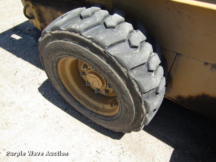 image for item DB4942 1998 New Holland LX865 skid steer