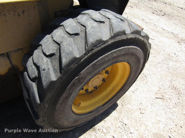 image for item DB4942 1998 New Holland LX865 skid steer