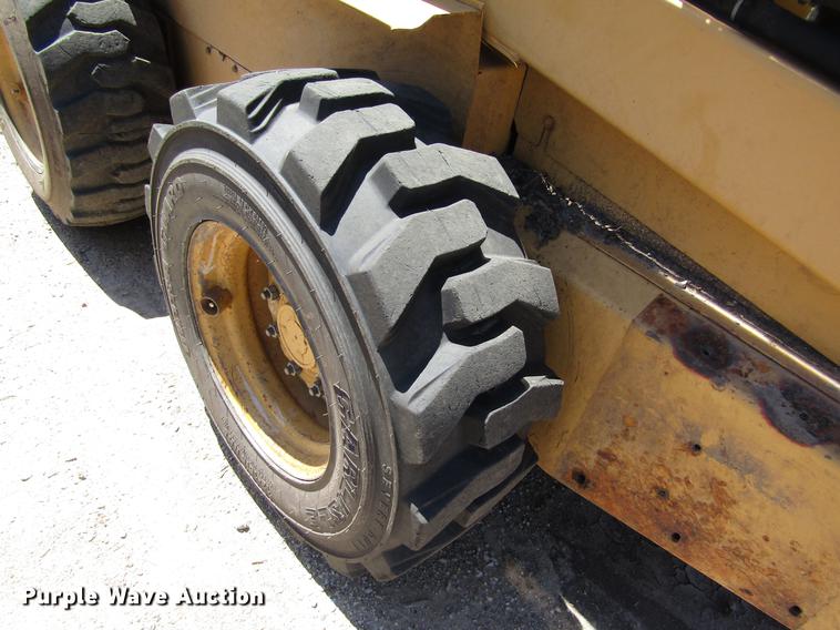 image for item DB4942 1998 New Holland LX865 skid steer