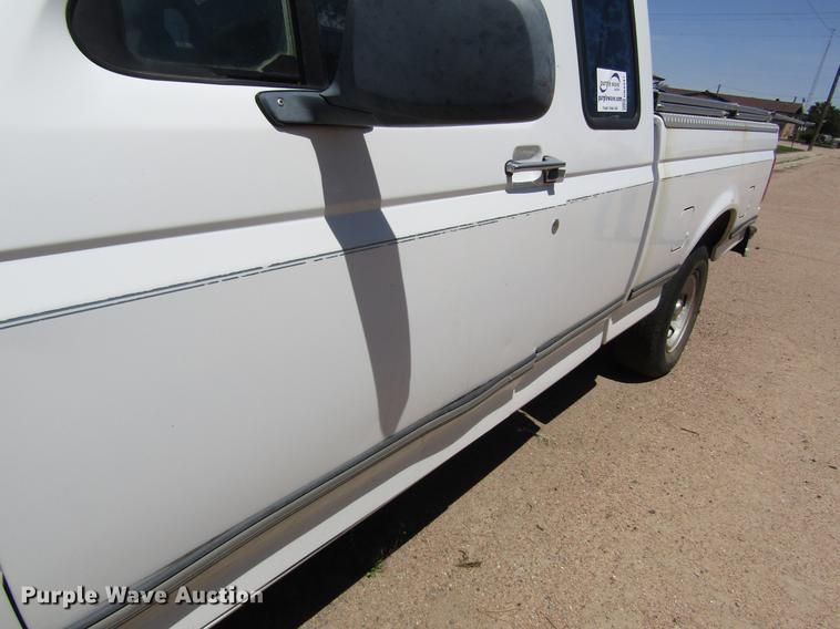 image for item DB4947 1994 Ford F150 SuperCab pickup truck