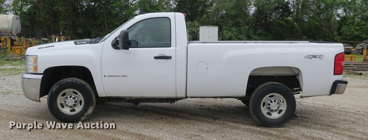 image for item DB8775 2007 Chevrolet Silverado 2500HD pickup truck