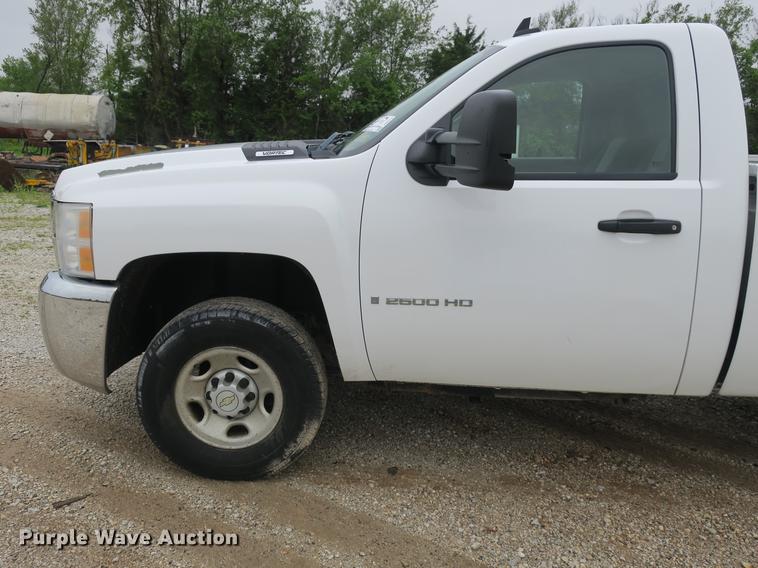 image for item DB8775 2007 Chevrolet Silverado 2500HD pickup truck