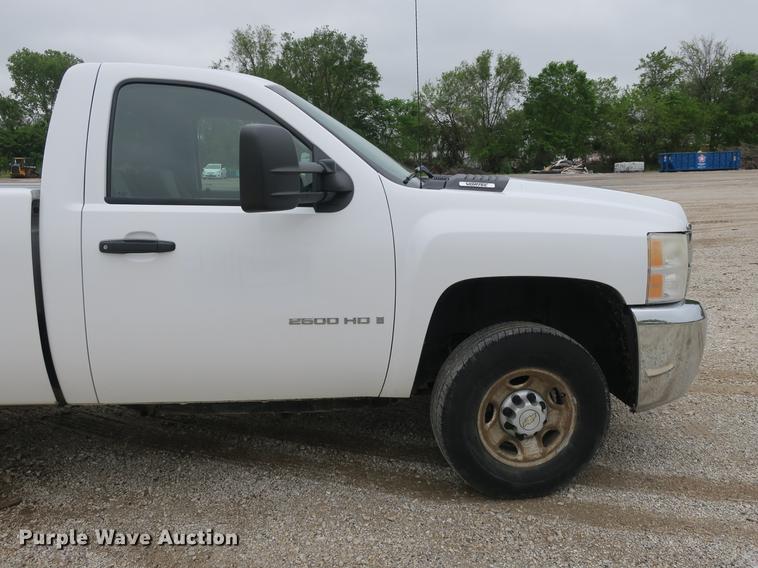 image for item DB8775 2007 Chevrolet Silverado 2500HD pickup truck
