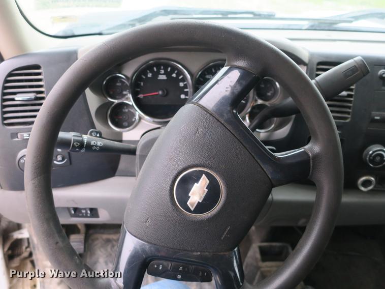 image for item DB8775 2007 Chevrolet Silverado 2500HD pickup truck