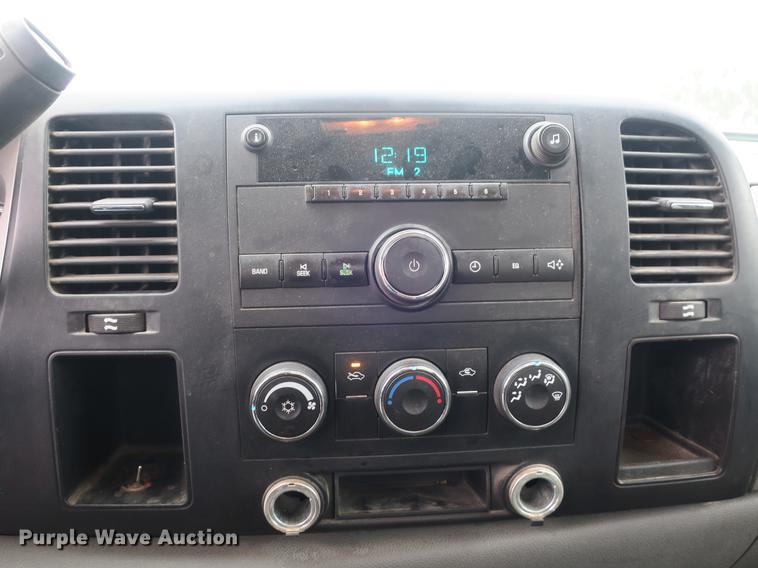 image for item DB8775 2007 Chevrolet Silverado 2500HD pickup truck