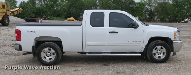 image for item DB8776 2013 Chevrolet Silverado 1500 Ext. Cab pickup truck